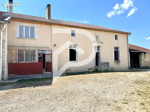 Maison 7 pièces 233 m²