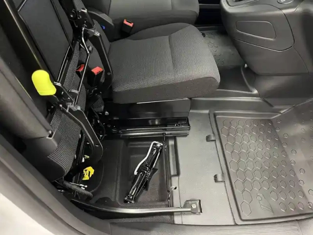Peugeot Partner fourgon m 650 kg bluehdi 100 s&amp;s bvm6 — photo 81