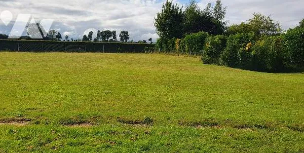 Terrain 887 m²