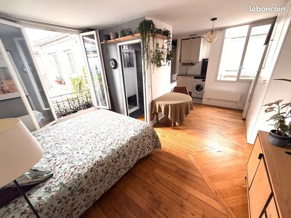 Paris 10 - goncourt - beau studio traversant au dernier étage + cave + combles privatifs