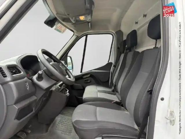 Renault Master fg f3500 l2h2 2.3 blue dci 135ch confort euro6 — photo 11