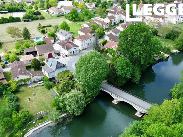Maison 15 pièces 345 m²