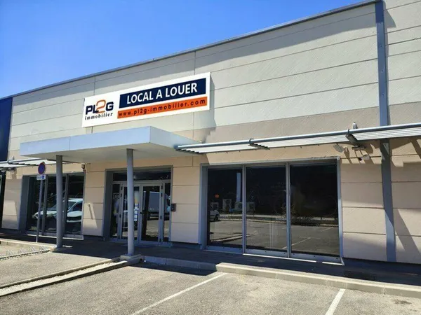 Local commercial 320 m²