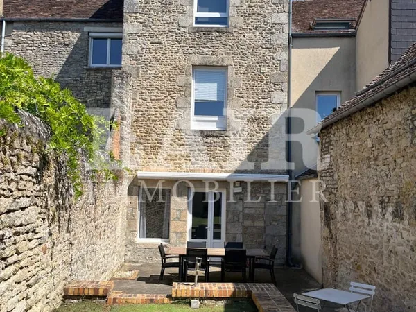 Maison de ville avec jardin - Réf. 14099