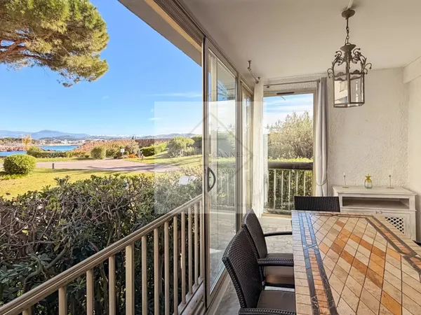 Rare à la Vente – 3 Pièces Vue Mer en Accès Direct Plage