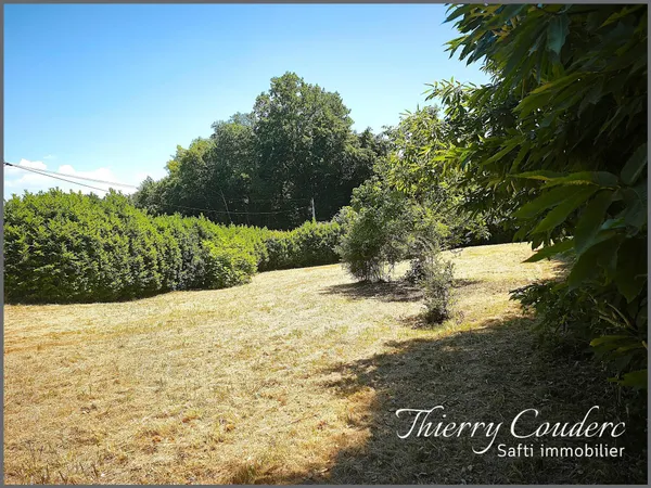 Terrain constructible de 2320 m².