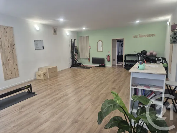Local commercial 85 m²