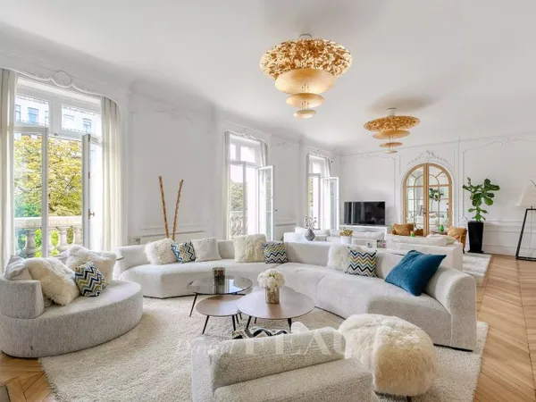 Paris XVIe - Avenue Henri Martin / OCDE Trophy Property