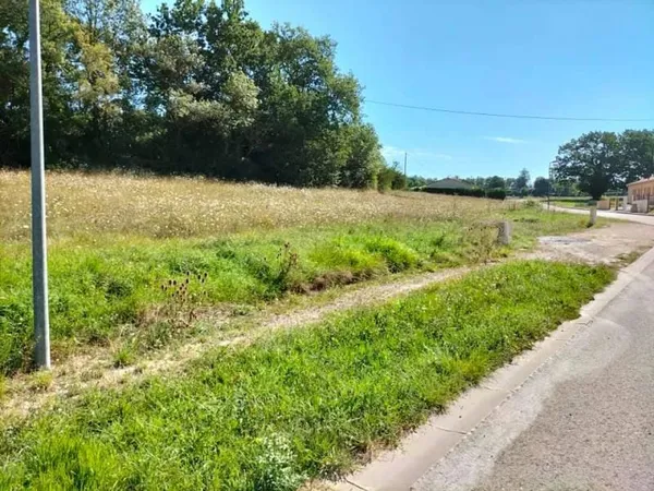 Terrain 977 m²