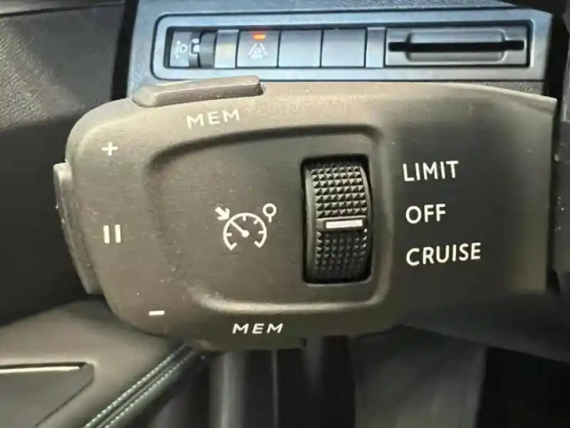 Peugeot 3008 1.5 bluehdi 130ch s&amp;s allure eat8 — photo 14