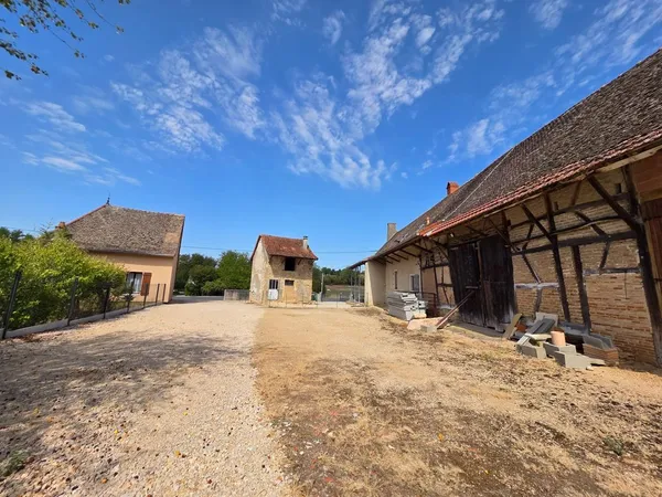Ensemble immobilier à fort potentiel - Simandre