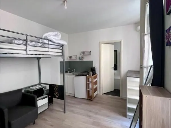 Studio 1 pièce 14 m²