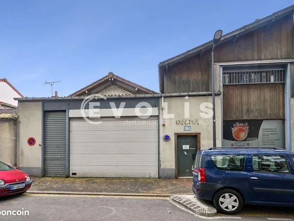 Local bureaux 789 m²