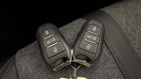 Peugeot 408 PHEV 225ch Allure Pack e-EAT8 — photo 16