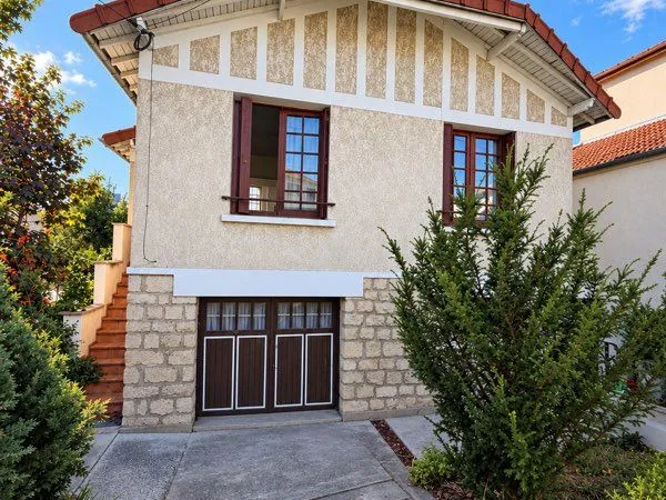 Maison meublée avec jardin : env. 80 m² utiles : Champigny