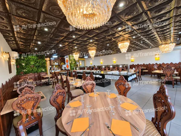 MAGNIFIQUE RESTAURANT DE 135M2 - 70 COUVERTS  FAIBLE LOYER