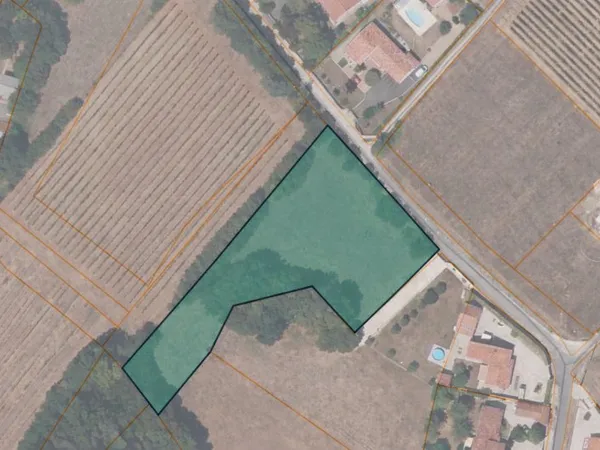 Terrain 4710 m²