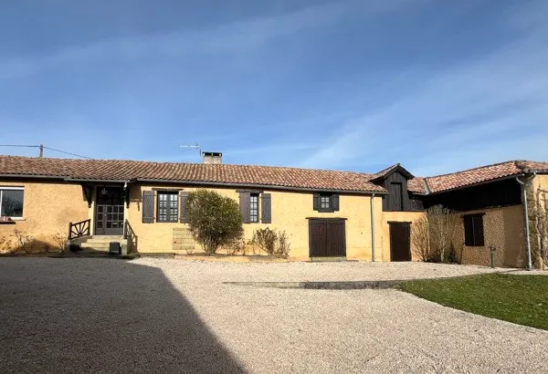 Maison 10 pièces 340 m²