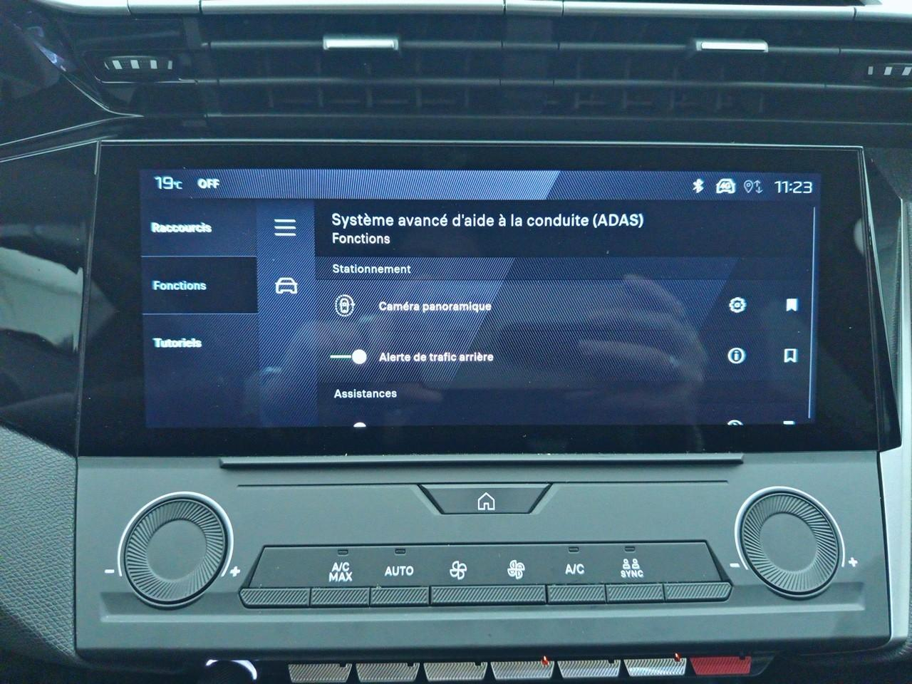 Peugeot 308 sw phev 180 e-eat8 allure — photo 32