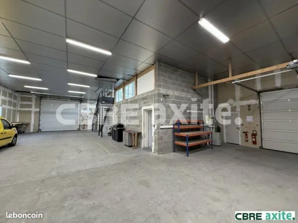LOCAL D'ACTIVITE 350 m² NIVOLAS VERMELLE