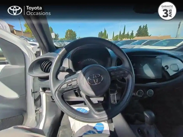 Toyota Aygo x 1.0 vvt-i 72ch dynamic s-cvt my24 — photo 9