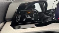 Volkswagen Golf 1.0 eTSI OPF 110ch Life Plus DSG7 — photo 28