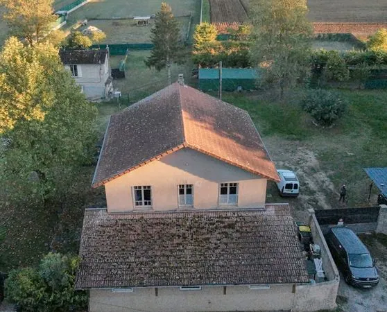 Maison + dépendance avec 1500m2 de terrain