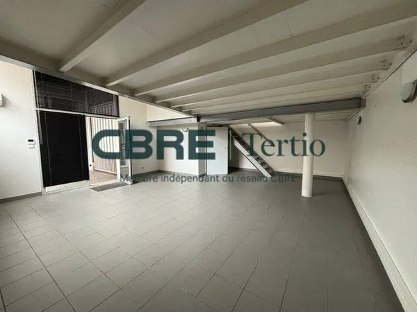 Bureau 71 m²