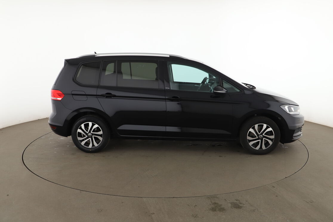 Volkswagen Touran 1.5 TSI EVO Active DSG7 — photo 6