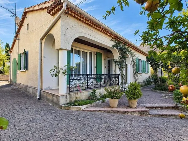 Maison de plain-pied 5 pièces 93 m²