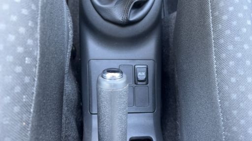 Toyota Yaris 1.0 VVT-i 69 - Confort Pack – 2011 – 83603 km – Essence – Boîte Manuelle — photo 14