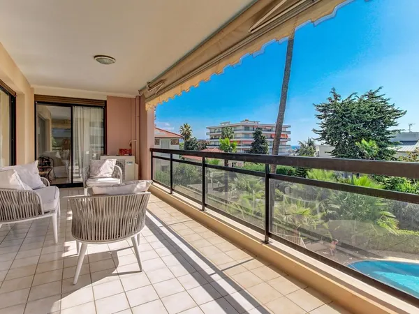4 PIECES | RÉSIDENCE INTIMISTE – PISCINE – TERRASSE