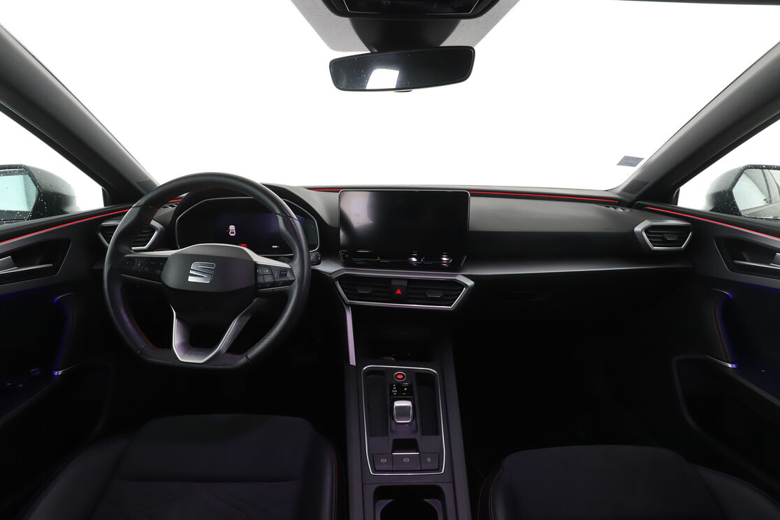 Seat Leon 1.5 eTSI FR DSG7 — photo 11