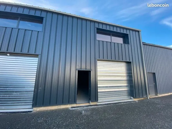 LOCAL D'ACTIVITE 121 m² SAINT-GILLES