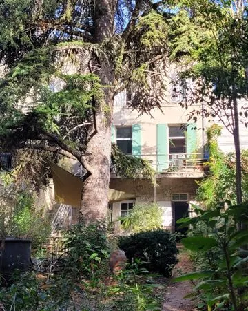 Jolie maison de ville à côté du jardin public