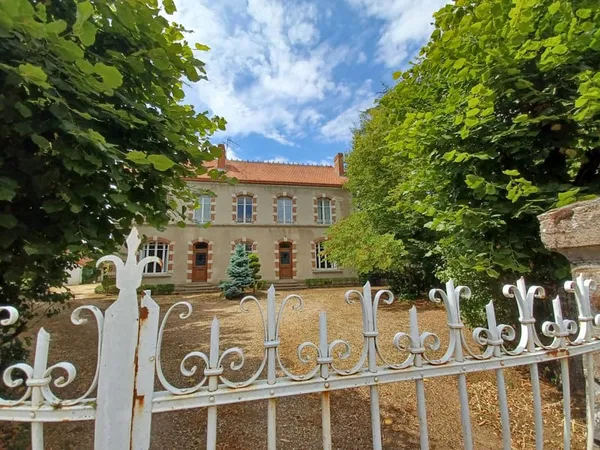 Maison de caractère de 1924, 7 chambres, 209m2 hab, dans un