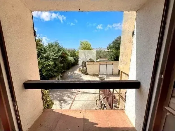 À VENDRE - Charmant T2 duplex rénové avec terrasse et parking - Carqueiranne (83320)