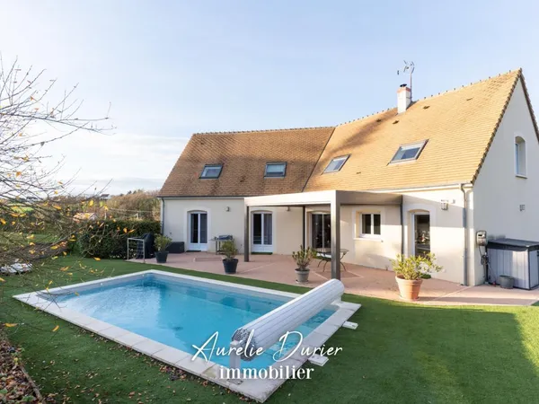 Vends maison traditionnelle - 313.37m² - 9 pièces, 6 chambres - Montrichard 41400