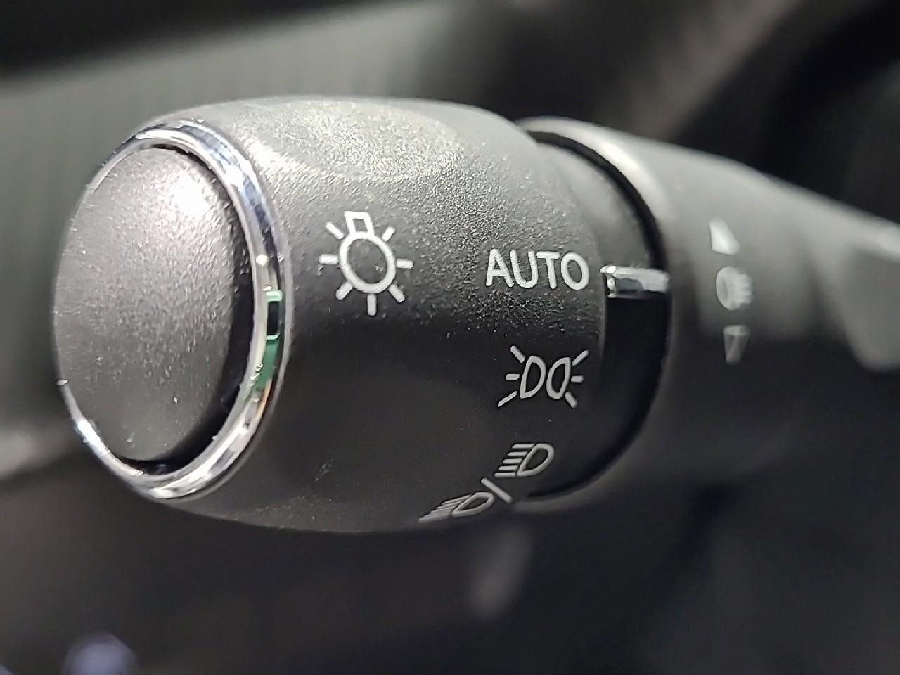 Peugeot 208 electrique 50 kwh 136ch gt — photo 28