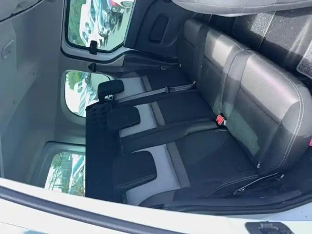 Renault Kangoo blue dci 95 — photo 20