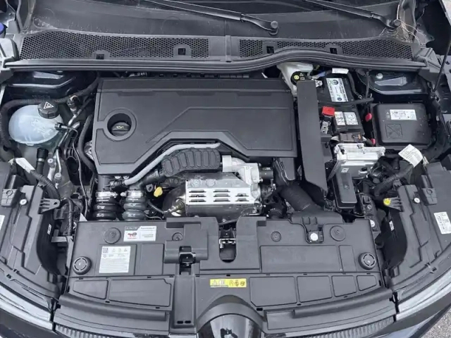 Citroën C4 hybride 145 e-dcs6 — photo 22