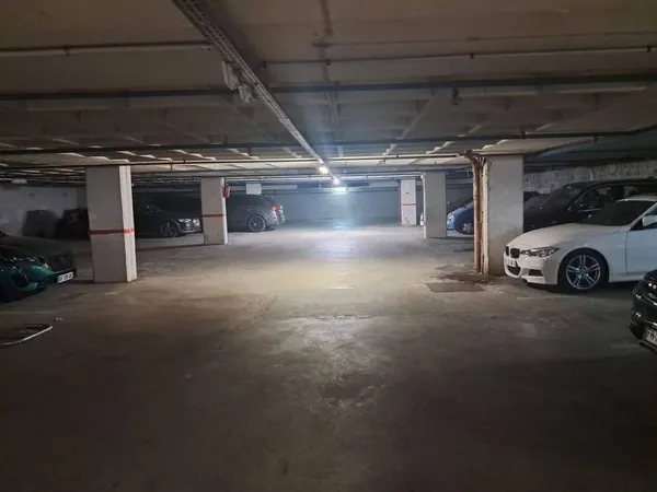 Parking 30 m²