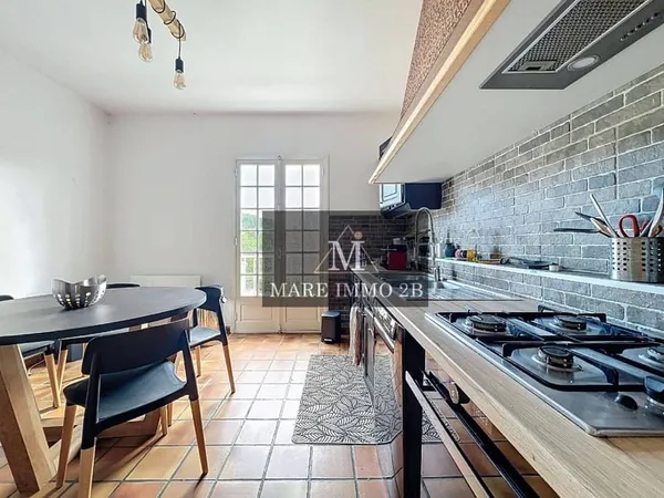 Maison 11 pièces 300 m²