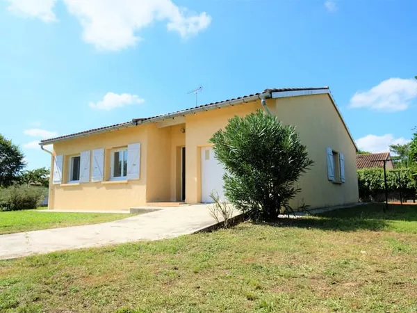 MAISON T4 PLAIN PIED 94M2 TERRAIN 735M2 PISCINABLE POUR INV