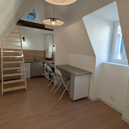 T2 atypique 33 m² au sol (23,39 m² Carrez) refait à neuf — Hyper centre Caen (Rue Saint-Pierre)