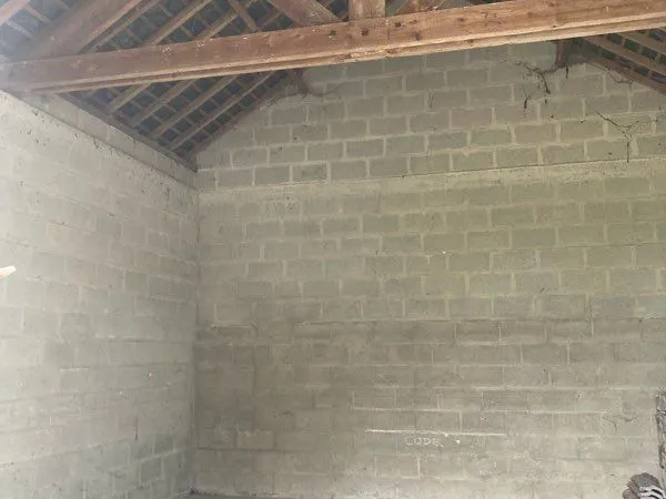 Garage / box 30m2 à Beaumesnil