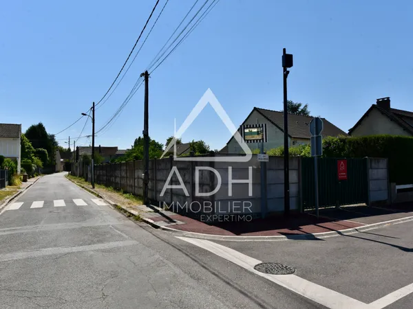 EXCLUSIVITE A vendre à VILLIERS LE MAHIEU Terrain d'environ 701m2