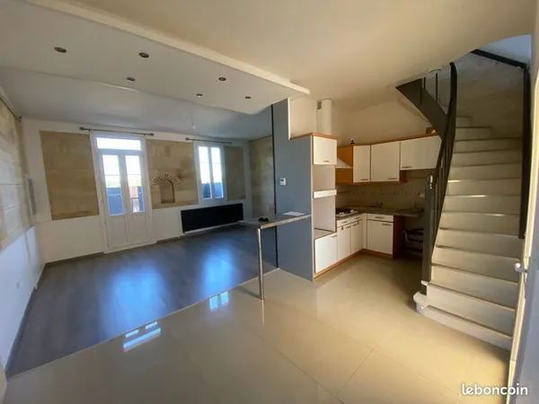 Beau T3 de 75 m² avec terrasse et parking - Disponible immédiatement - aucun frais d'agence