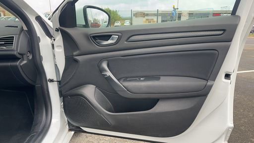 Renault Megane 1.5 dCi 110 Energy - Intens – 2017 – 65885 km – Diesel – Boîte Manuelle — photo 29