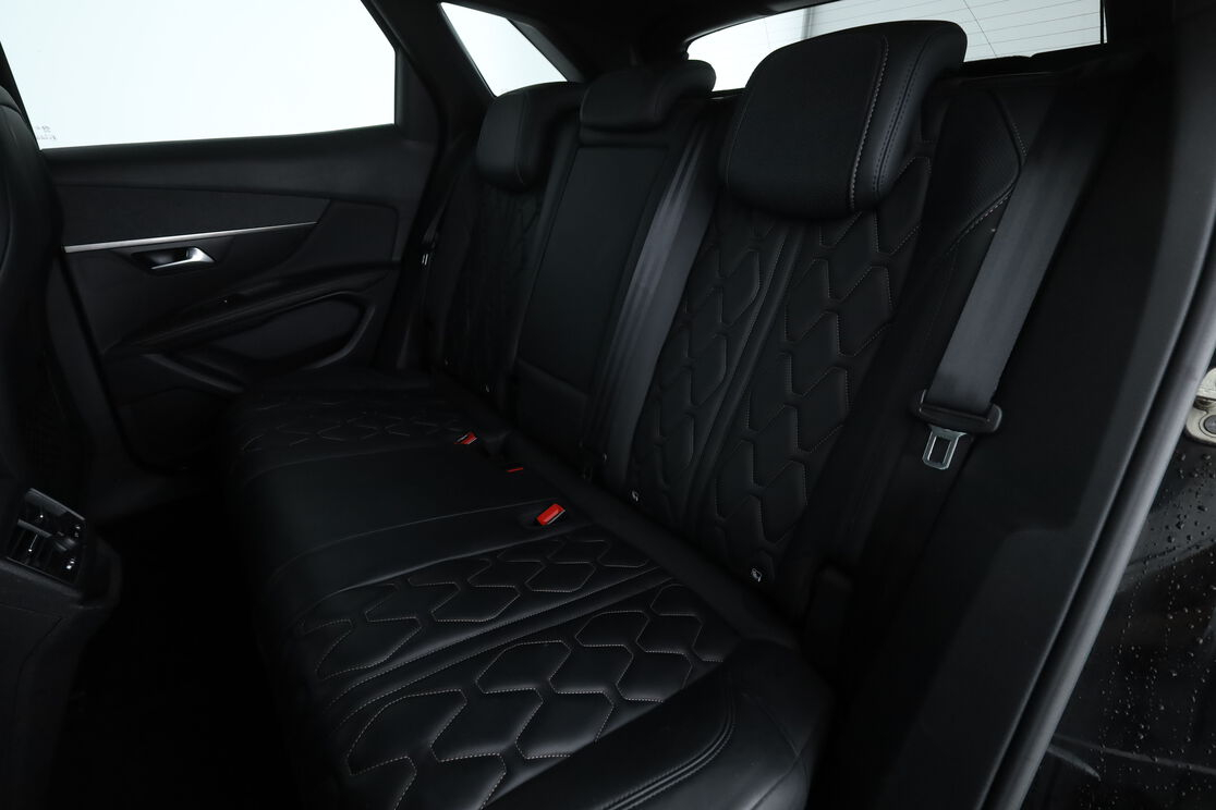 Peugeot 3008 1.5 Blue-HDi GT Line EAT8 — photo 16